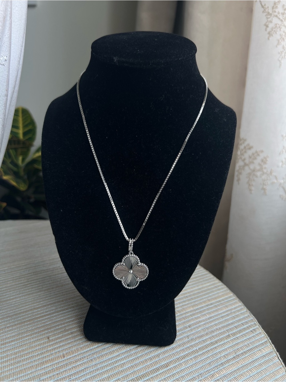 Silver single clover with round center accent Pendant Necklace